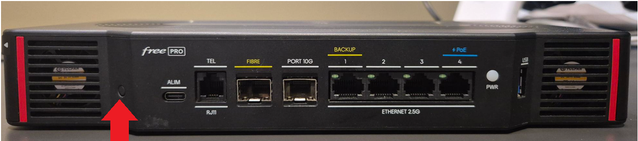 Freebox Pro bouton de mise en veille.png